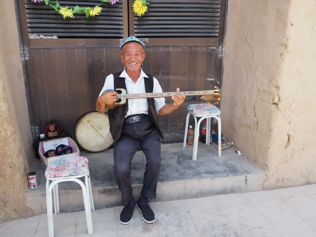 Uyghur Muqam of Xinjiang: UNESCO Intangible Cultural Heritage (File 00109) — The Twelve Suites, History, and Tradition