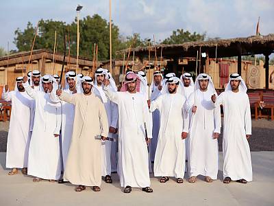 Al Azi, art of performing praise, pride and fortitude poetry