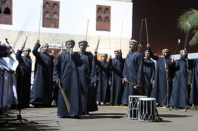 Al ‘azi, elegy, processional march and poetry