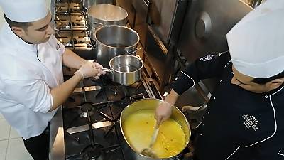 Al-Mansaf in Jordan, a festive banquet and its social and cultural meanings