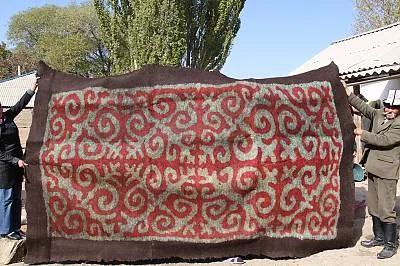 Ala-kiyiz and Shyrdak, art of Kyrgyz traditional felt carpets