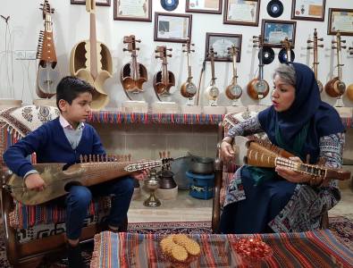 Art of crafting and playing rubab/rabab