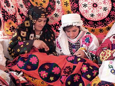 Chakan, embroidery art in the Republic of Tajikistan
