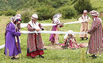 Elechek, Kyrgyz female headwear: traditional knowledge and rituals