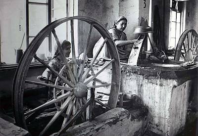 Margilan Crafts Development Centre, safeguarding of the atlas and adras making traditional technologies