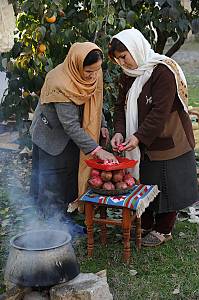 Nar Bayrami, traditional pomegranate festivity and culture