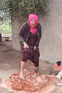 Pottery skills of the women of Sejnane