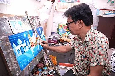 Rickshaws and rickshaw painting in Dhaka