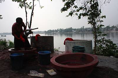 Traditional art of Jamdani weaving