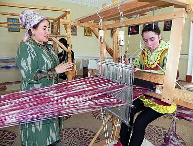 Traditional knowledge and skills of production of the atlas and adras fabrics
