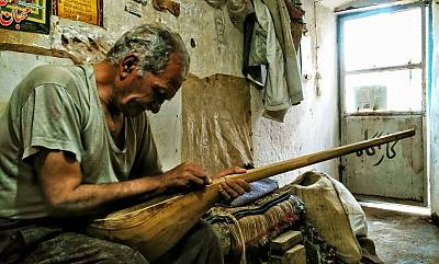 Traditional skills of crafting and playing Dotār
